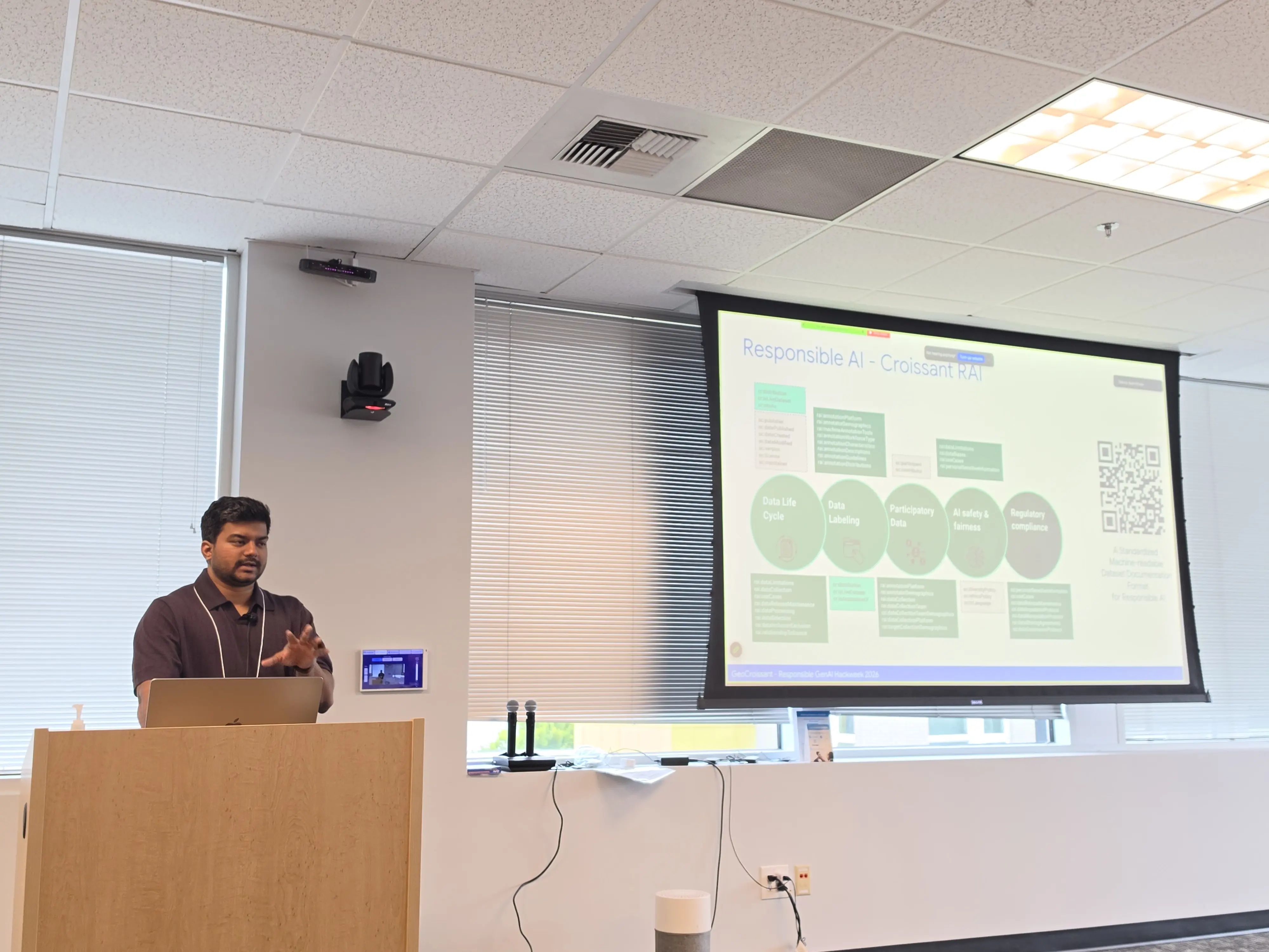 Rajat giving his GeoCroissant talk